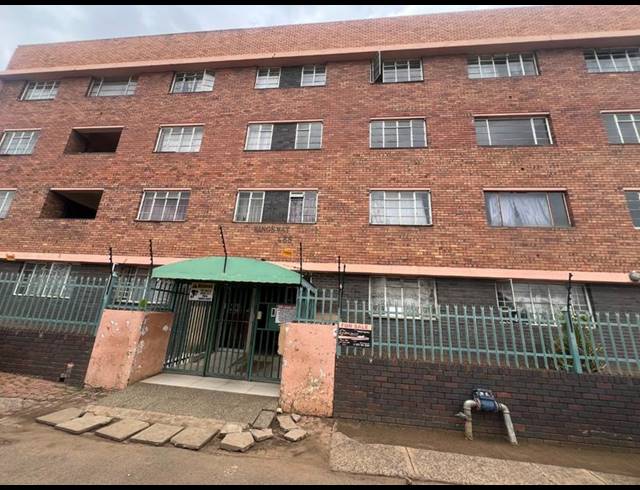 3 BEDROOM APARTMENT FOR SALE IN SUNNYSIDE